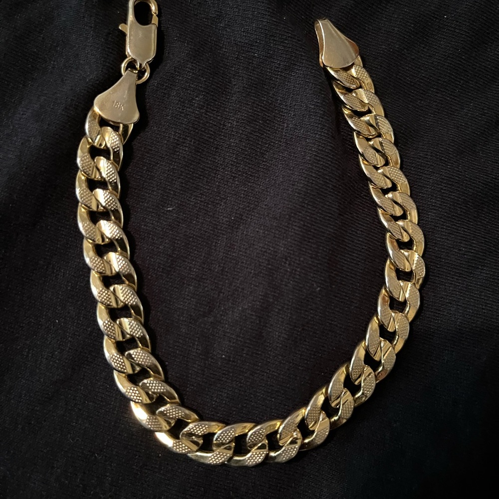 Gold Chain Bracelet 18k plated 9” 12 mm wide